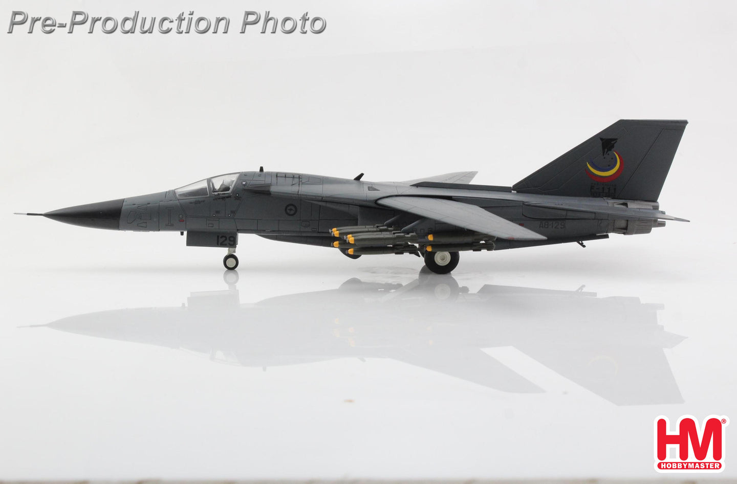 HOBBY MASTER F-111C AARDVARK RAAF NO.1 SQN "FAREWELL SCHEME" A8-129 DECEMBER 2010