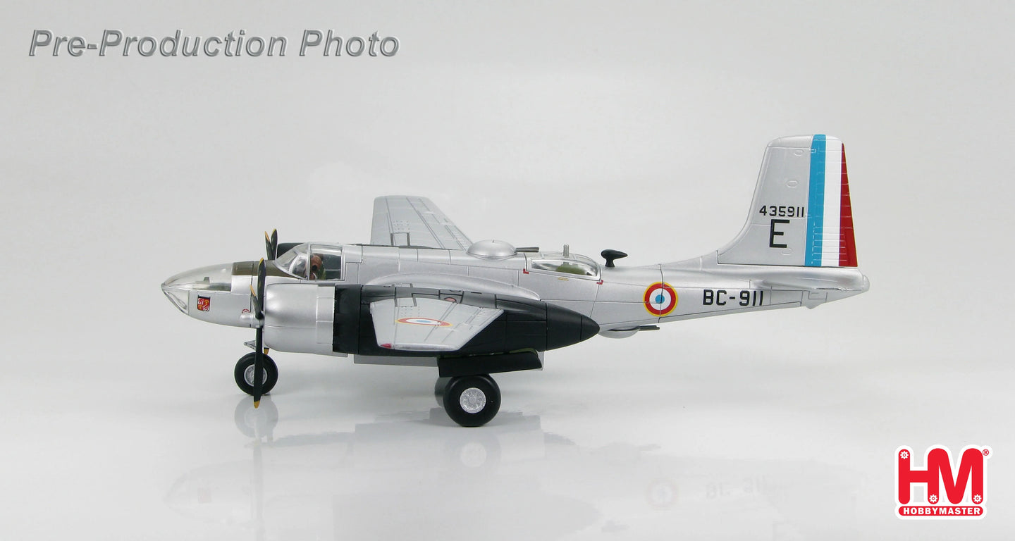 HOBBY MASTER DOUGLAS A-26C INVADER ARMEE DE L'AIR GB 1/19
