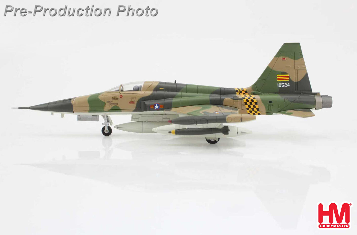 HOBBY MASTER F-5A FREEDOM FIGHTER 65-10524 524 SQN. SOUTH VIETNAM AF 1971