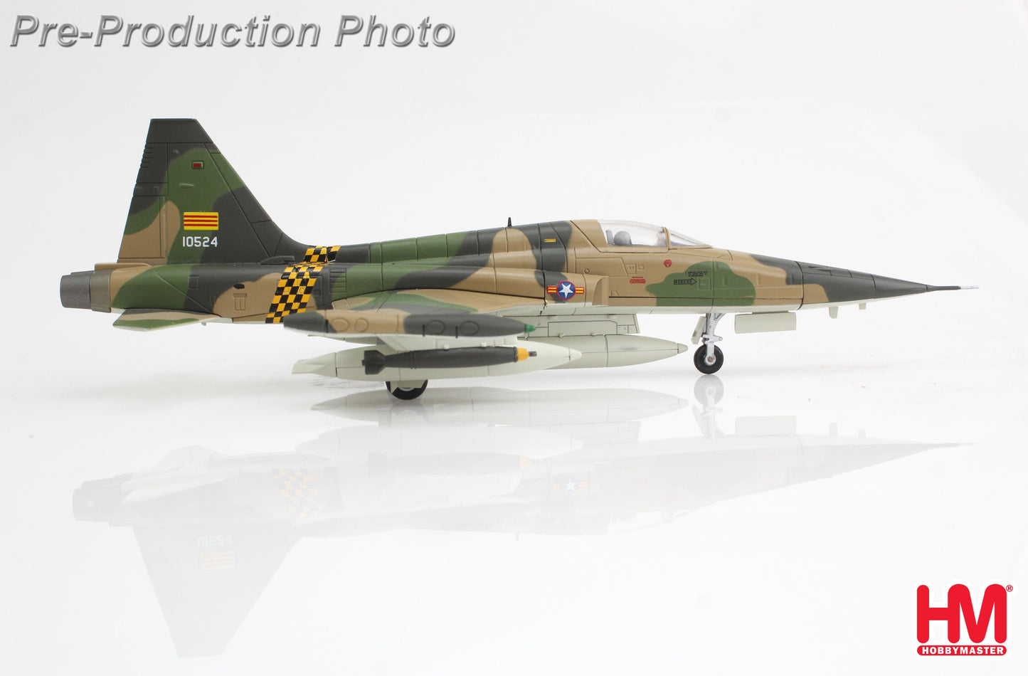 HOBBY MASTER F-5A FREEDOM FIGHTER 65-10524 524 SQN. SOUTH VIETNAM AF 1971