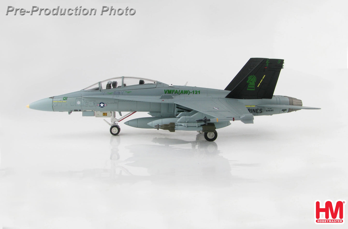 HOBBY MASTER F/A-18D HORNET 164685 VMFA(AW)-121