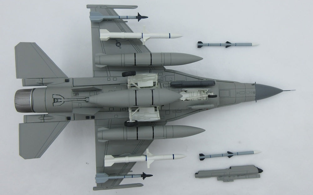 HOBBY MASTER F-16CM FIGHTING FALCON 92-3894 PACAF VIPER DEMO TEAM PRIMO