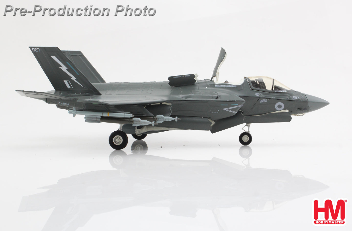 HOBBY MASTER F-35B LIGHTNING II ROYAL AIR FORCE ZM-161 "HMS PRINCE OF WALES FAR EAST DEPLOYMENT"