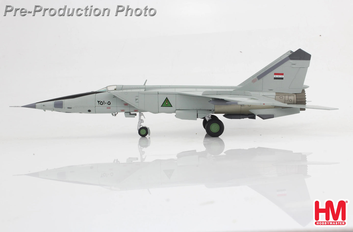 HOBBY MASTER MIG-25RBT25105 IRAQI AF NATIONAL MUSEUM OF THE USAF