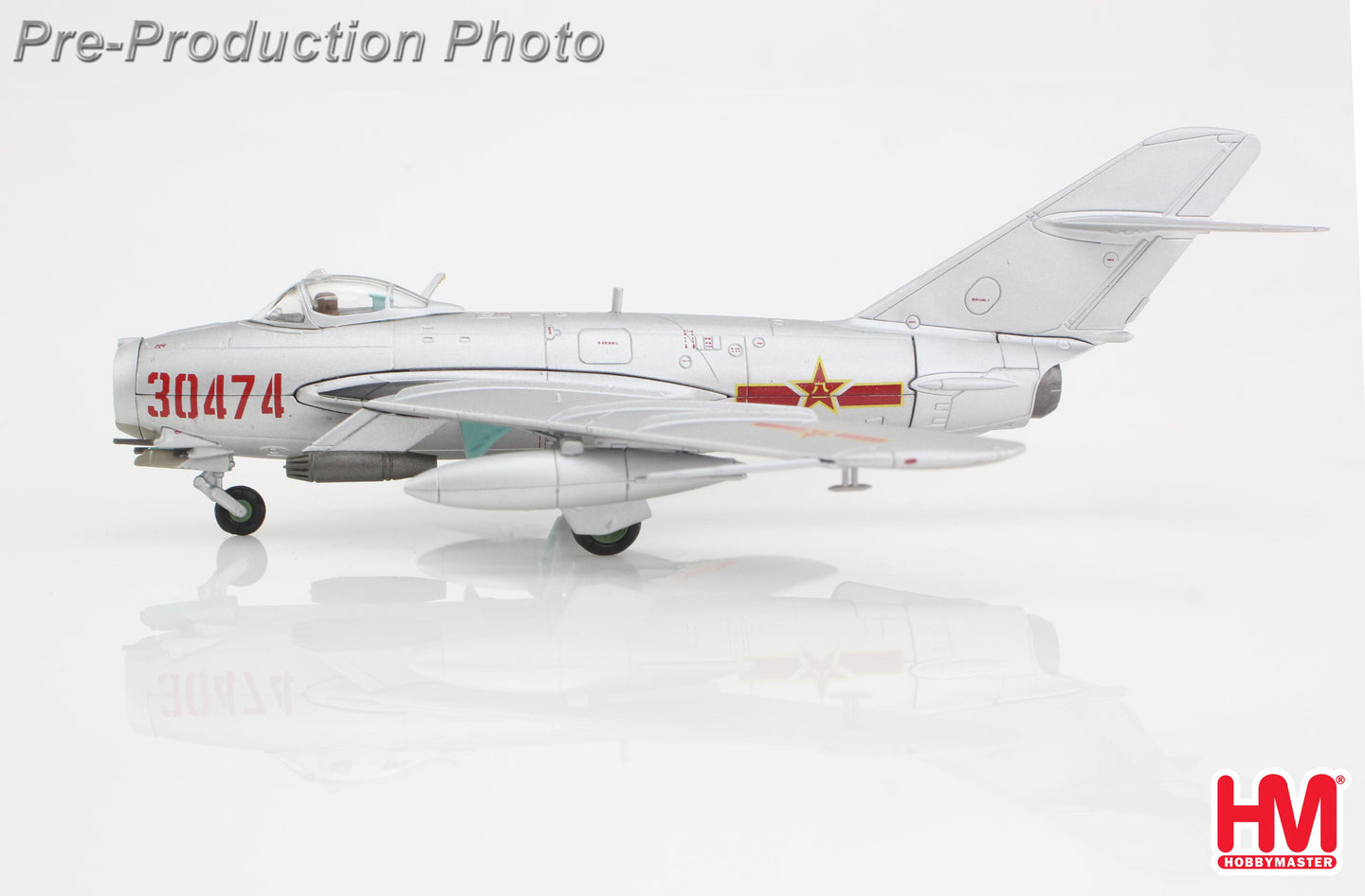 HOBBY MASTER J-5 (MIG-17F) PLAAF 30474 (W/ UB-16-57)