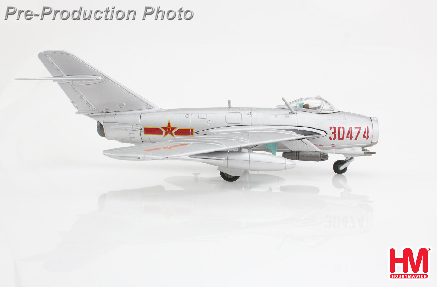 HOBBY MASTER J-5 (MIG-17F) PLAAF 30474 (W/ UB-16-57)