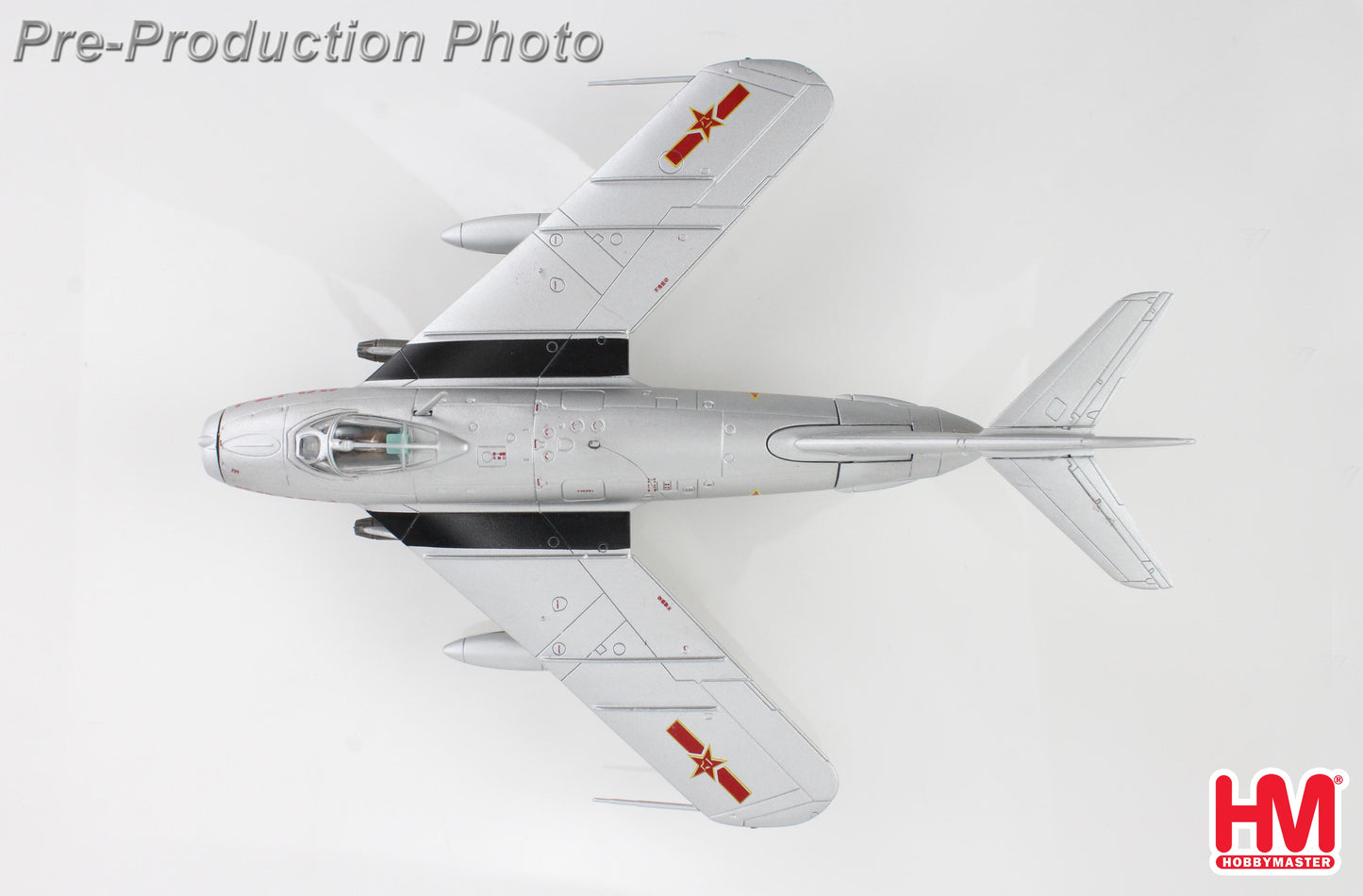 HOBBY MASTER J-5 (MIG-17F) PLAAF 30474 (W/ UB-16-57)
