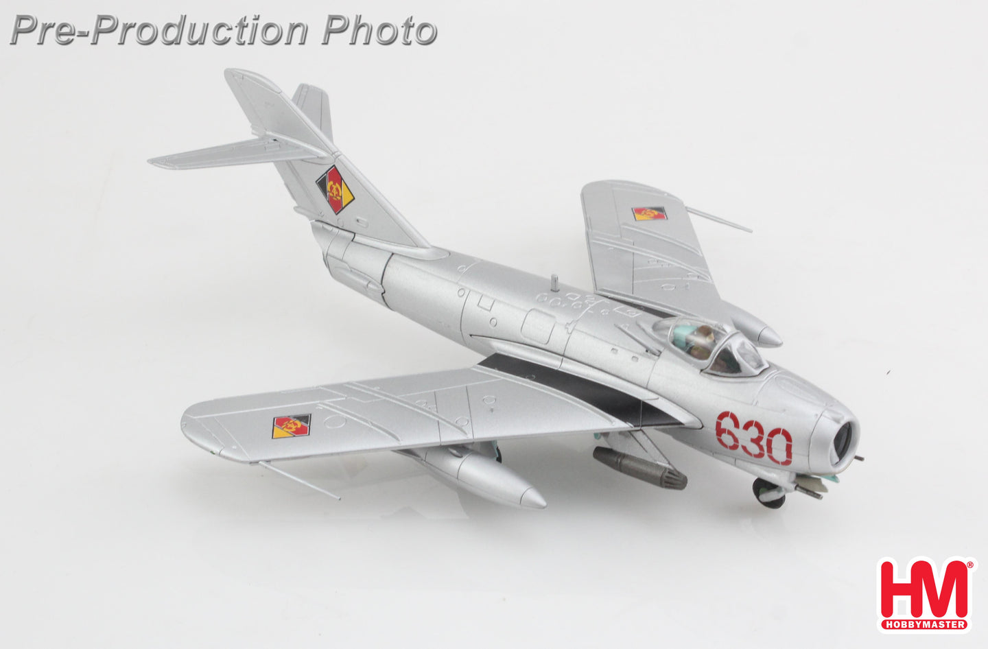 HOBBY MASTER MIG-17F FRESCO C DDR 630 JBG-37 DREITZ 1969 (W/ UB-16-57)