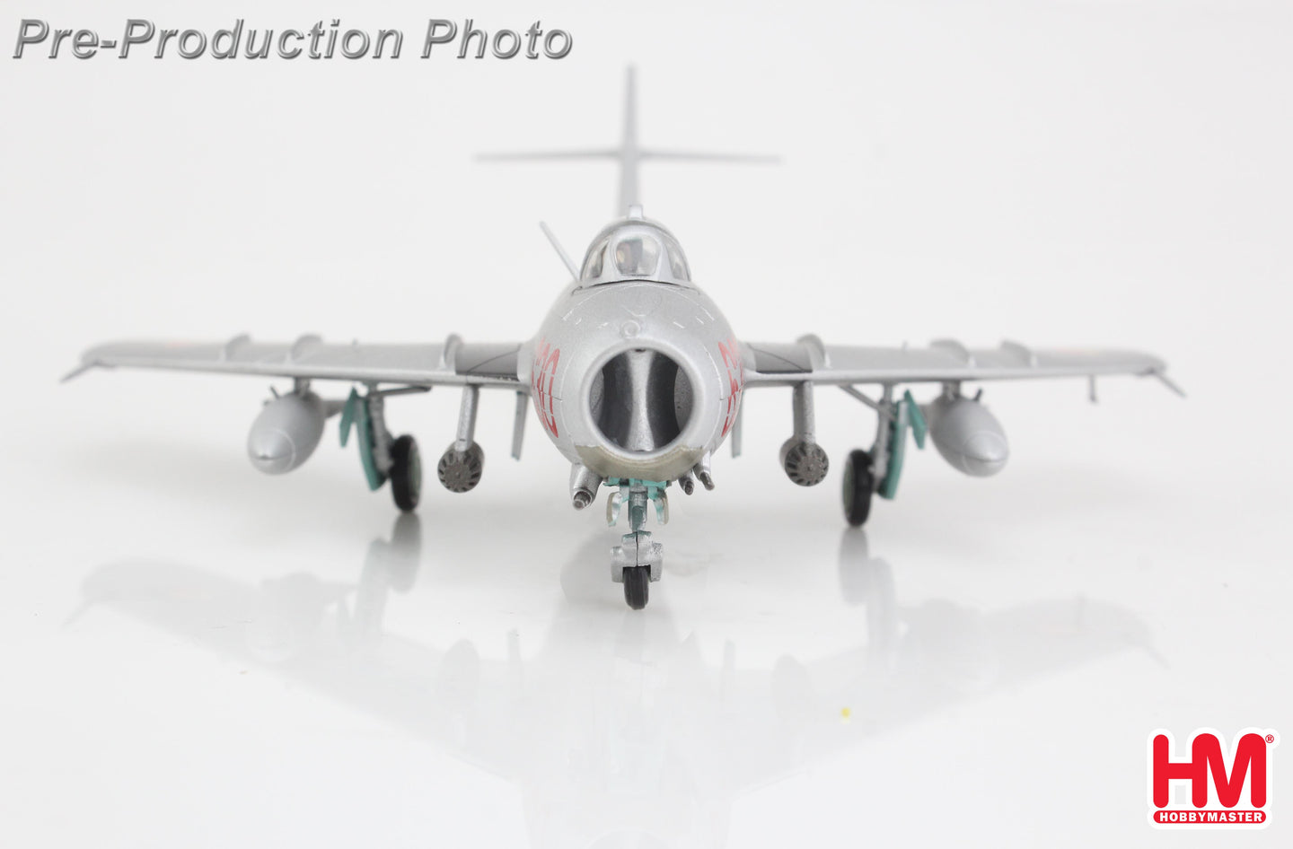 HOBBY MASTER MIG-17F FRESCO C DDR 630 JBG-37 DREITZ 1969 (W/ UB-16-57)