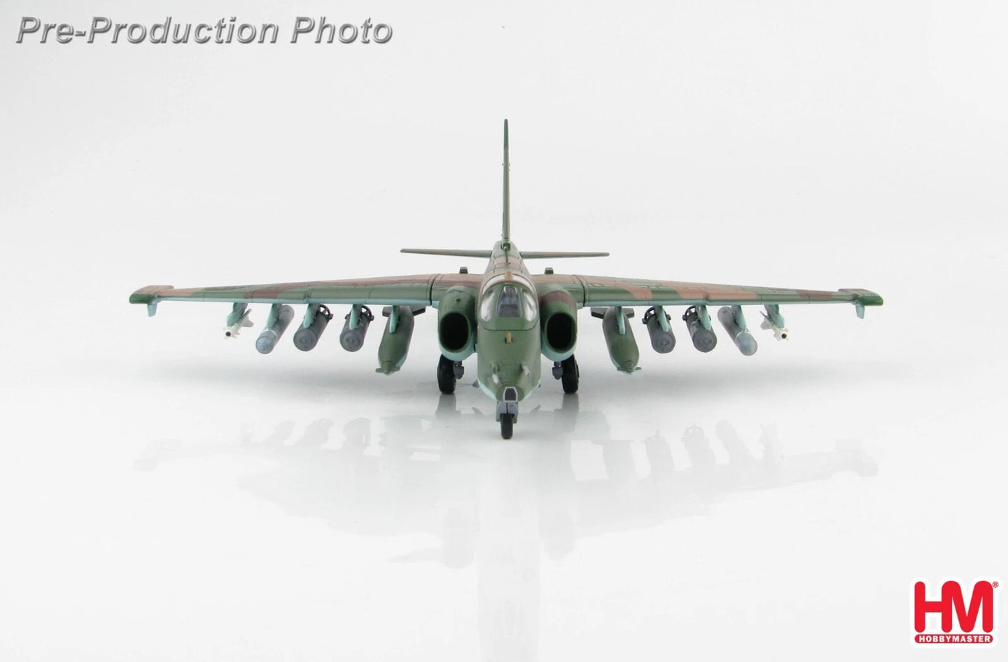 HOBBY MASTER 1/72 SUKHOI SU-25 SM FROGFOOT RUSSIAN AIR FORCE RED 24 LATAKIA, SYRIA 2015