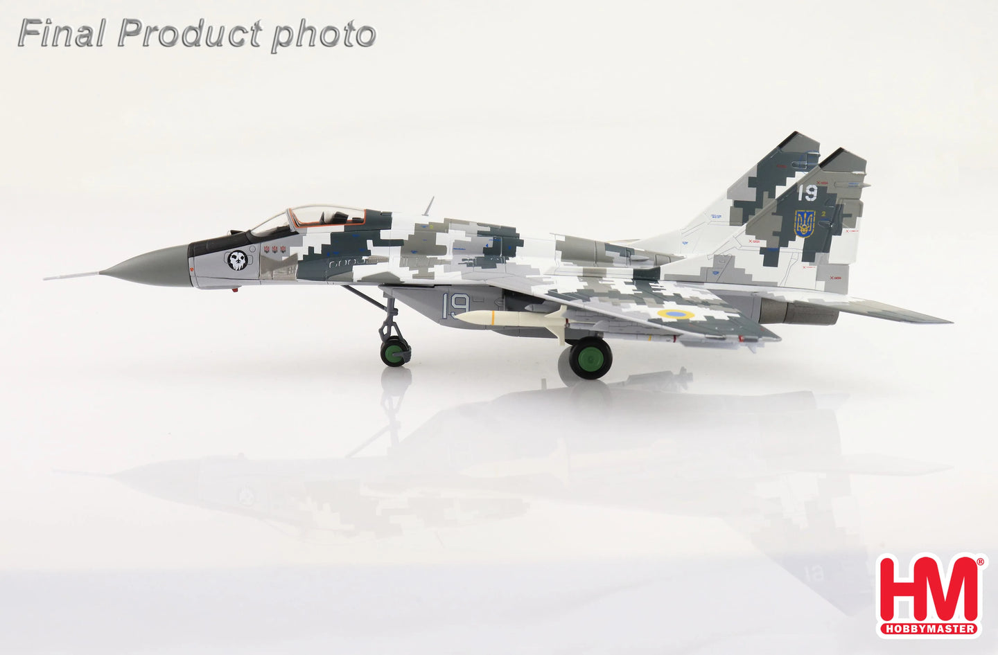 HOBBY MASTER MIG-29 9-13 GHOST OF KYIV BORT 19 UKRAINIAN AIR FORCE (WITH EXTRA 2 X AGM-88 MISSILES)