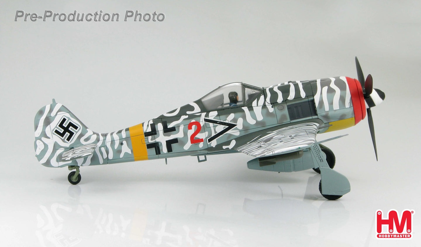 HOBBY MASTER FW-190  F-8 I./SG 2 1945 (WINTER SCHEME)