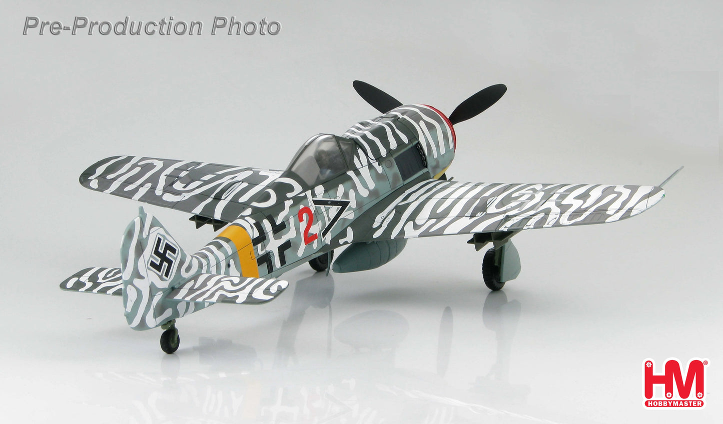 HOBBY MASTER FW-190  F-8 I./SG 2 1945 (WINTER SCHEME)