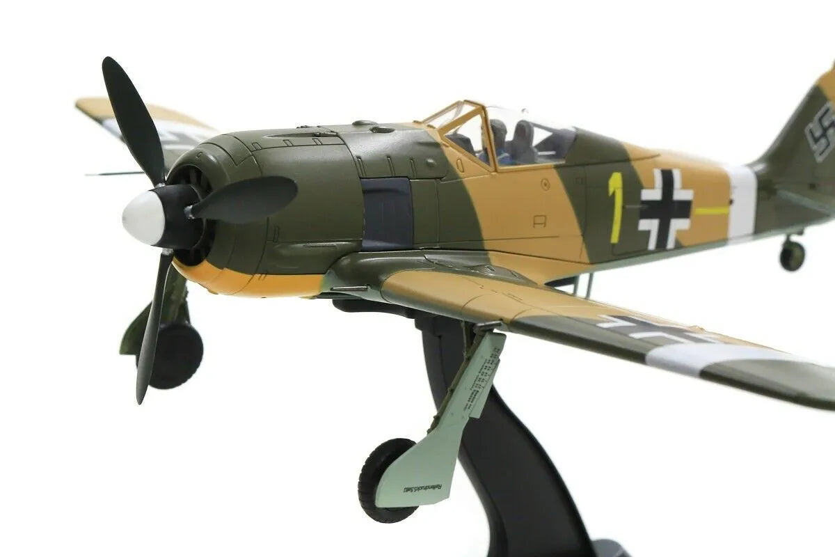 HOBBY MASTER FW-190A-4 COMMANDER OF 6./JG 2 OBLT.ERICH RUDORFFER NTH AFRICA 1943