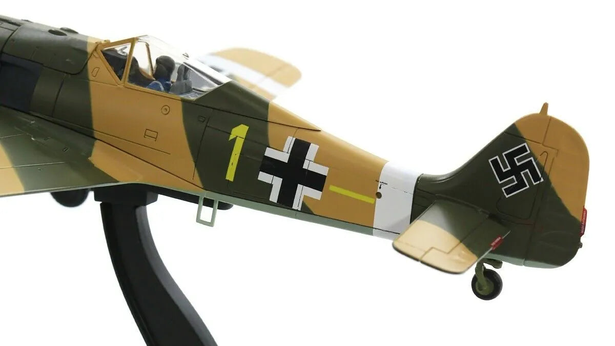 HOBBY MASTER FW-190A-4 COMMANDER OF 6./JG 2 OBLT.ERICH RUDORFFER NTH AFRICA 1943