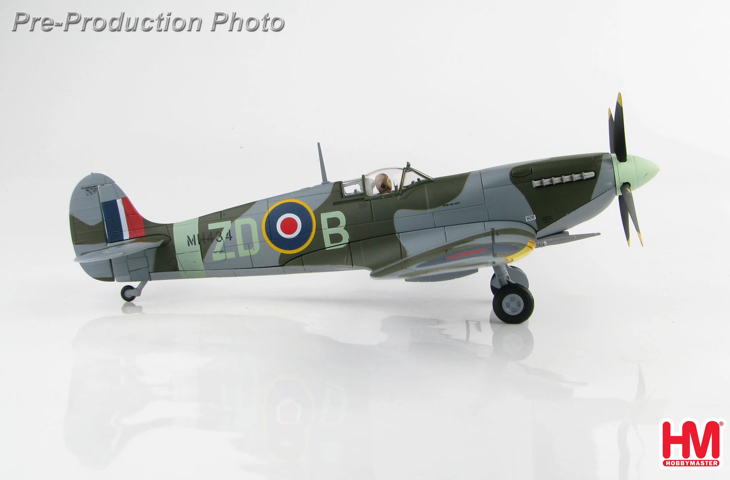 HOBBY MASTER SPITFIRE MK IX RAF DUXFORD 2004