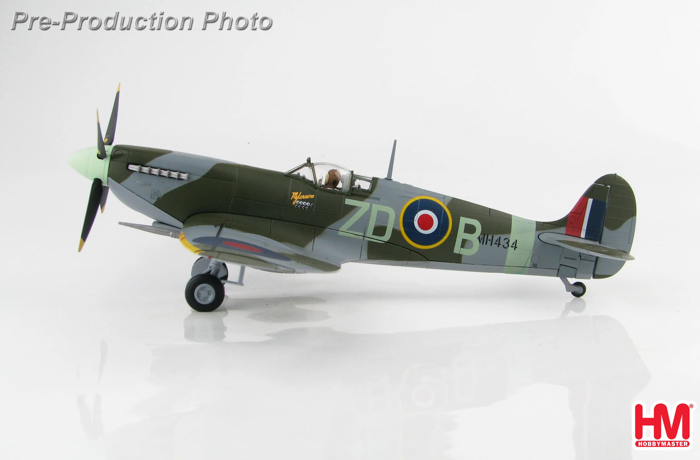 HOBBY MASTER SPITFIRE MK IX RAF DUXFORD 2004