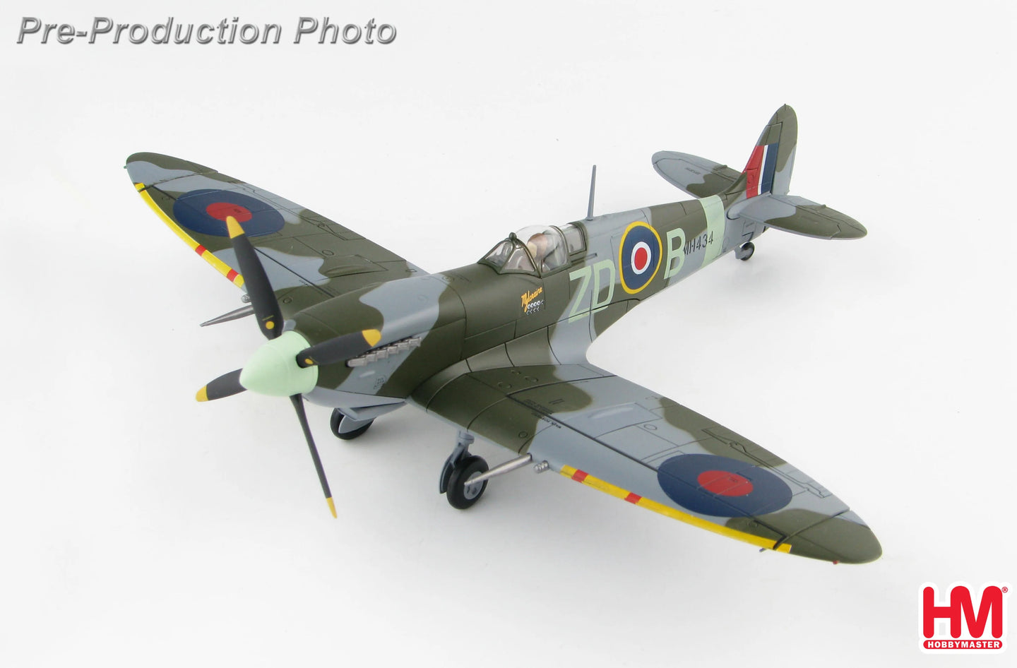HOBBY MASTER SPITFIRE MK IX RAF DUXFORD 2004
