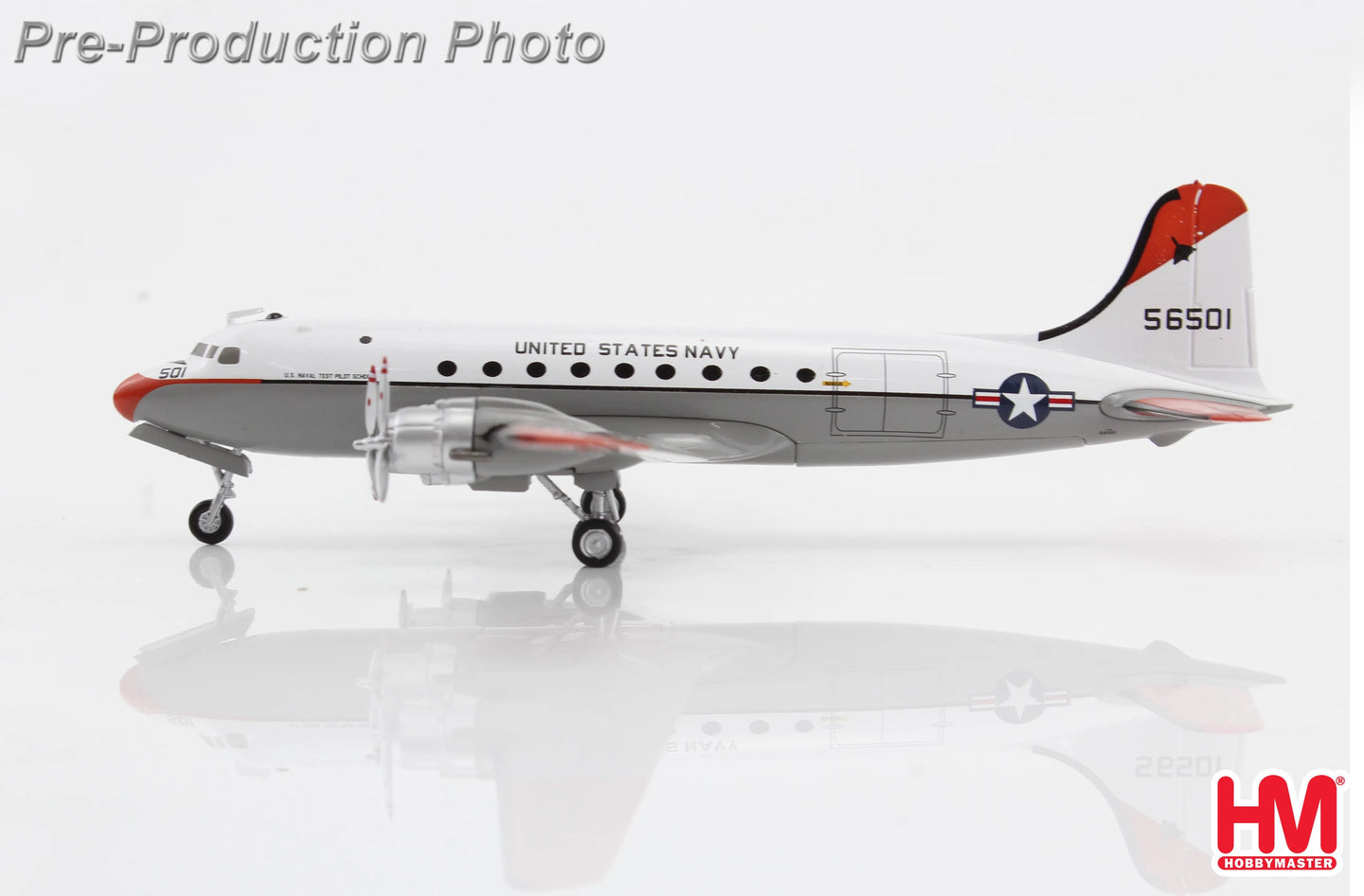 HOBBY MASTER DC-4 C-54Q SKYMASTER US NAVY TEST PILOT SCHOOL 56501 1973