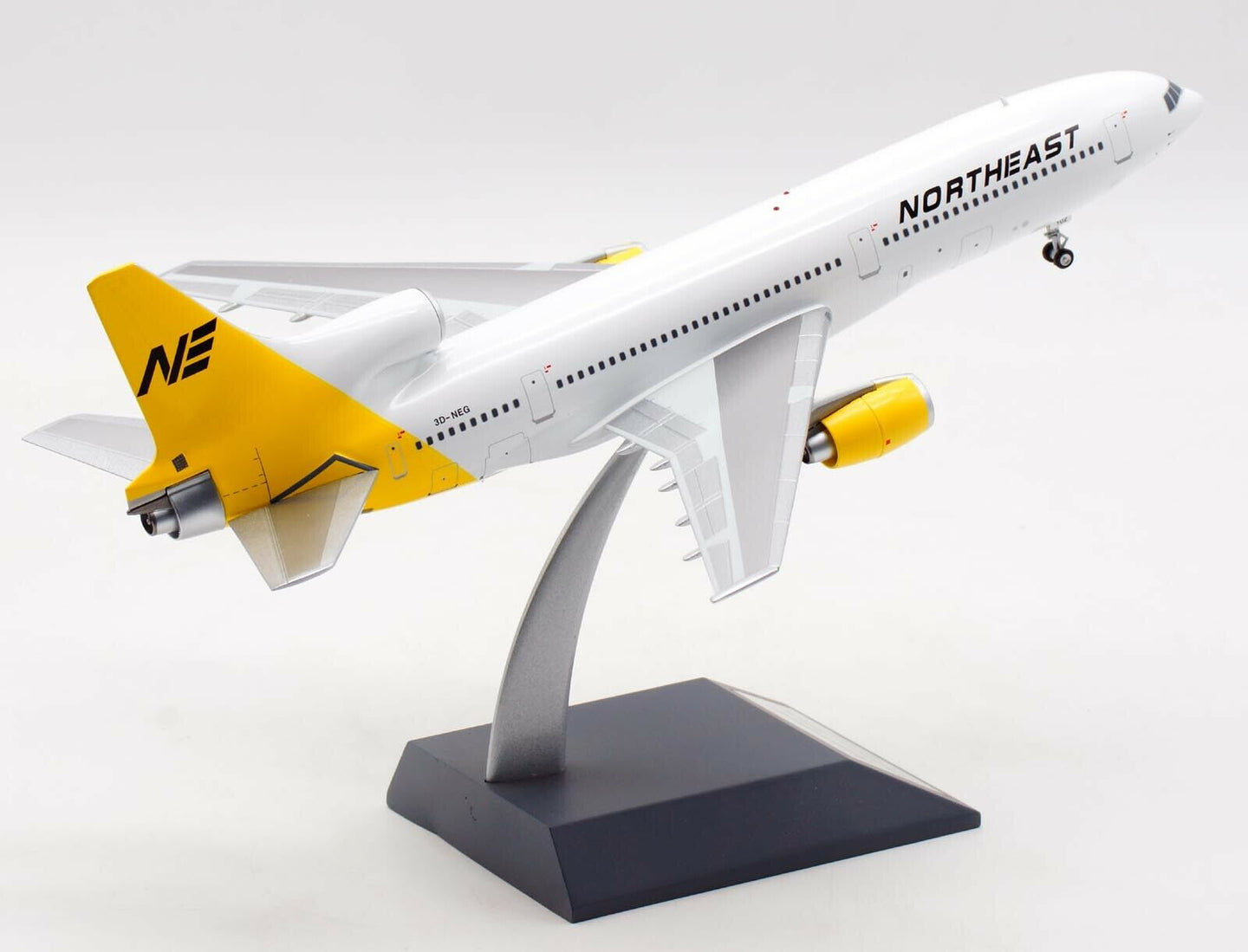 INFLIGHT 200 L-1011-385-1 TRISTAR 50 NORTHEAST AIRLINES REG: 3D-NEG