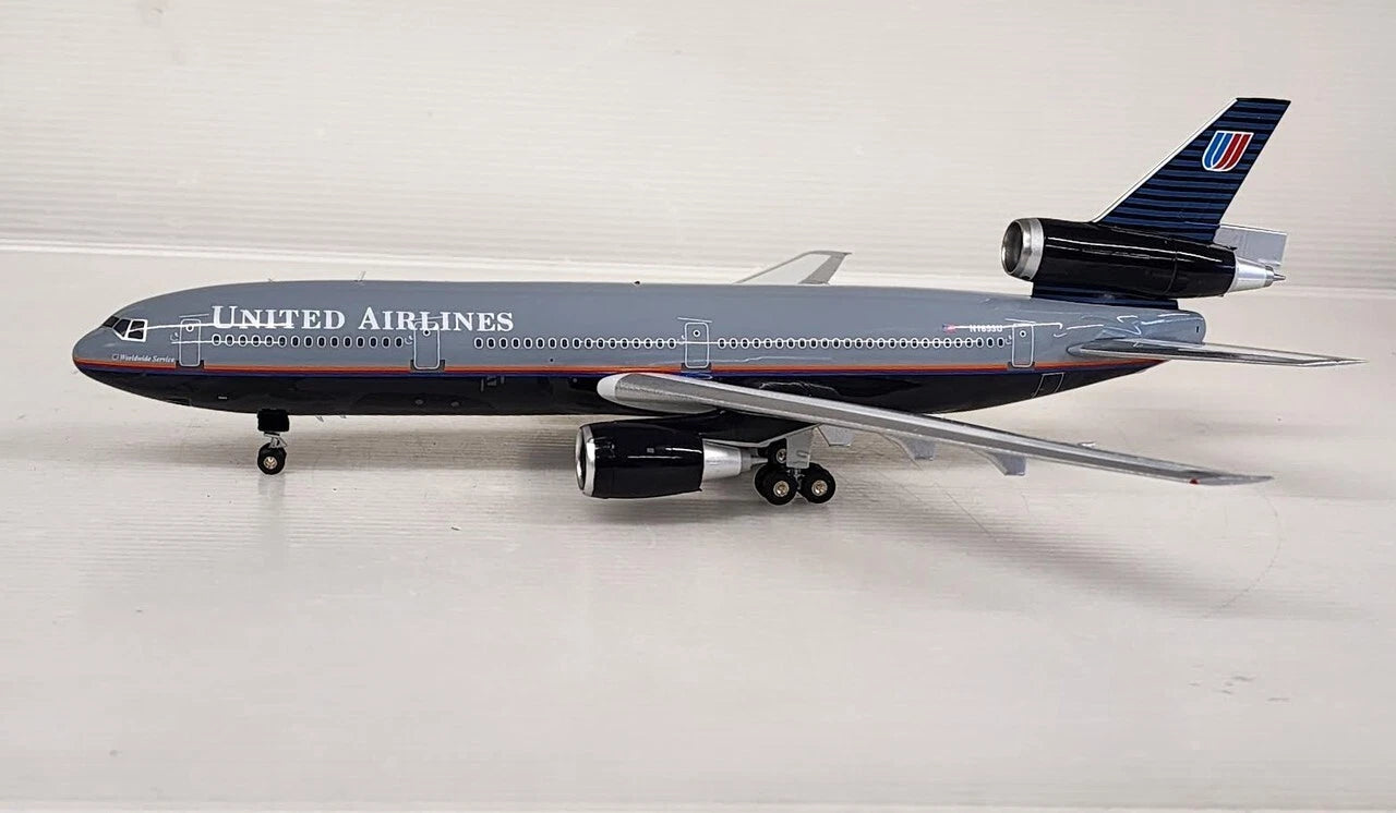 INFLIGHT 200 DC-10-30 UNITED AIRLINES REG: N1853U