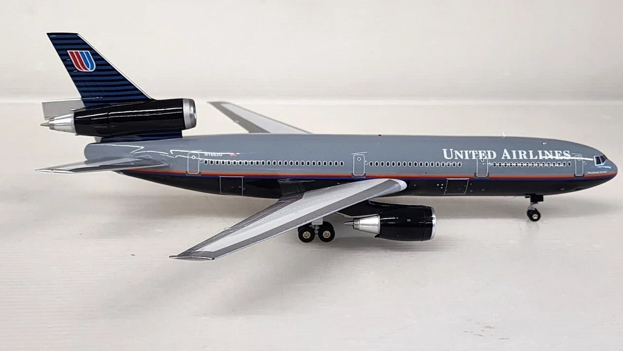 INFLIGHT 200 DC-10-30 UNITED AIRLINES REG: N1853U