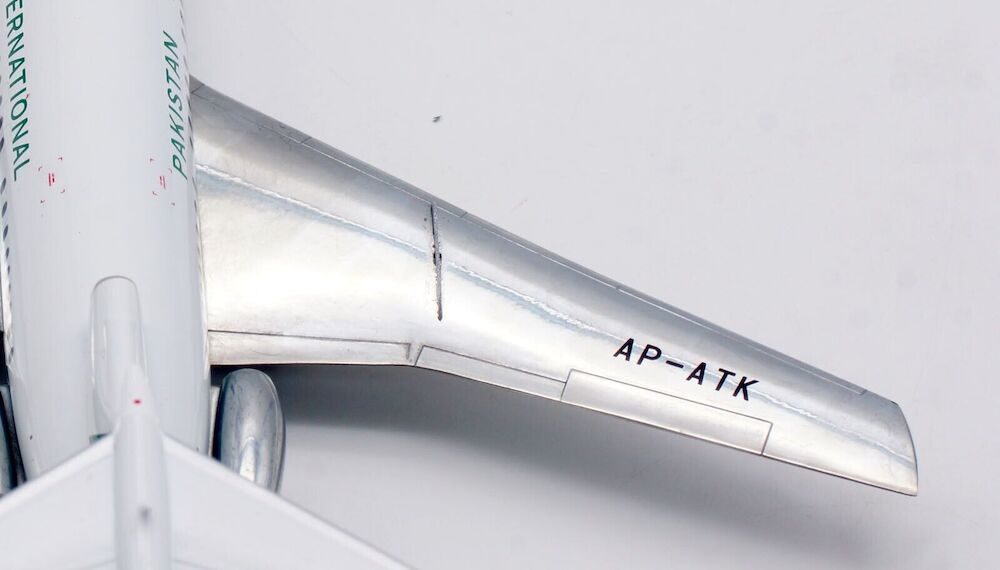 INFLIGHT 200 HS-121 TRIDENT 1E PAKISTAN INTERNATIONAL (PIA) REG: AP-ATK