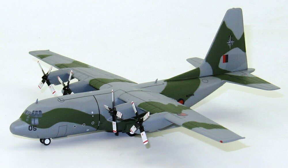 INFLIGHT 200 C-130H HERCULES (L-382) NEW ZEALAND AIR FORCE REG: NZ7005