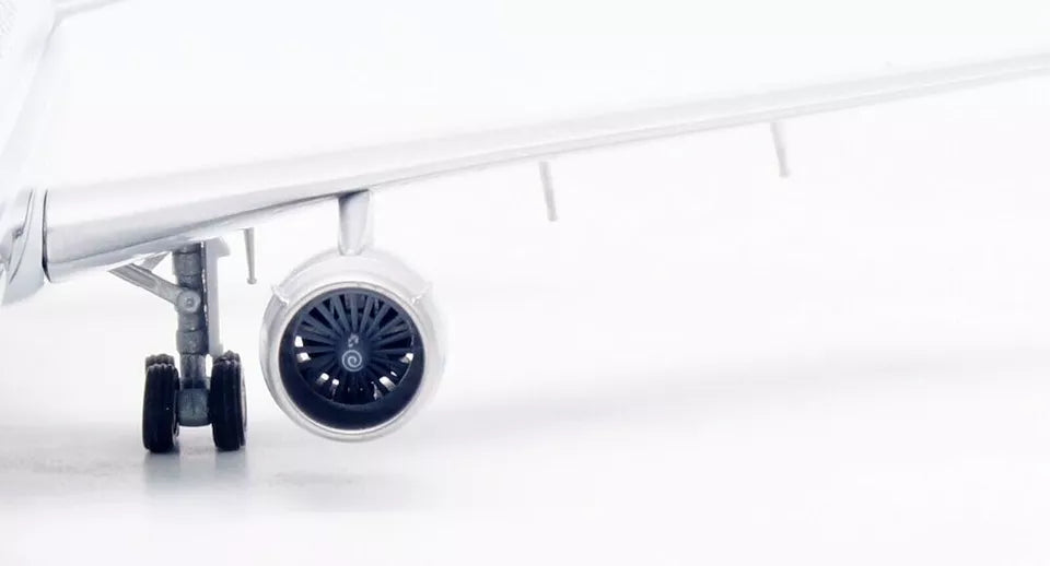 INFLIGHT 200 DC-10-30 SCANDINAVIAN AIRLINES (SAS) (POLISHED) REG: SE-DFD