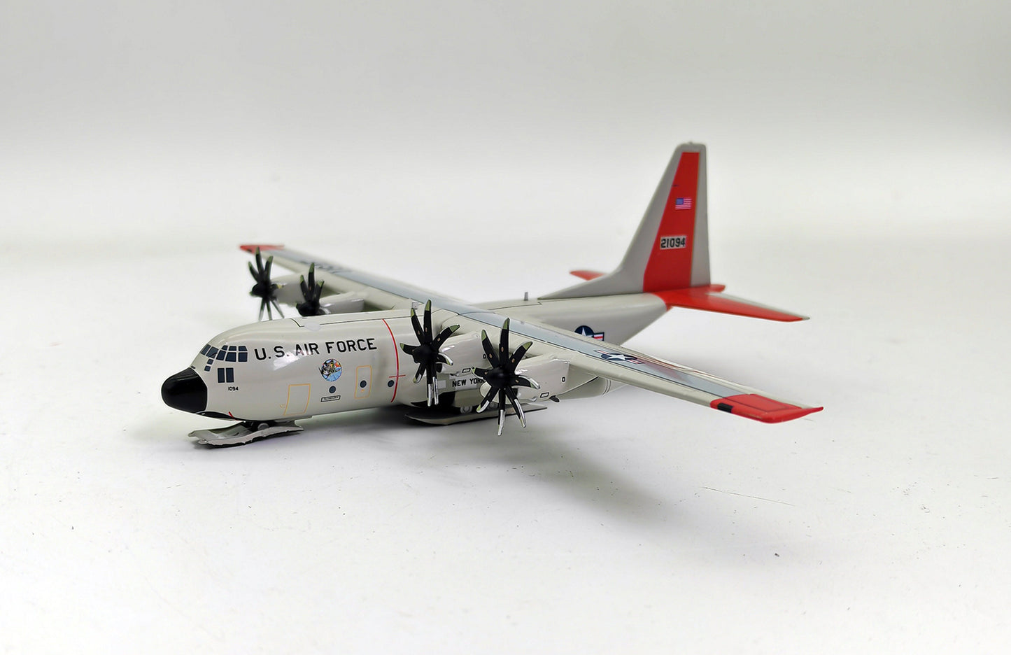 INFLIGHT 200 LC-130H HERCULES (L-382) US AIR FORCE REG: 92-1094