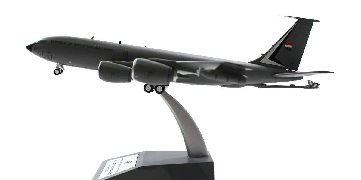 INFLIGHT 200 BOEING KC-135R STRATOTANKER SINGAPORE AIR FORCE REG: 752