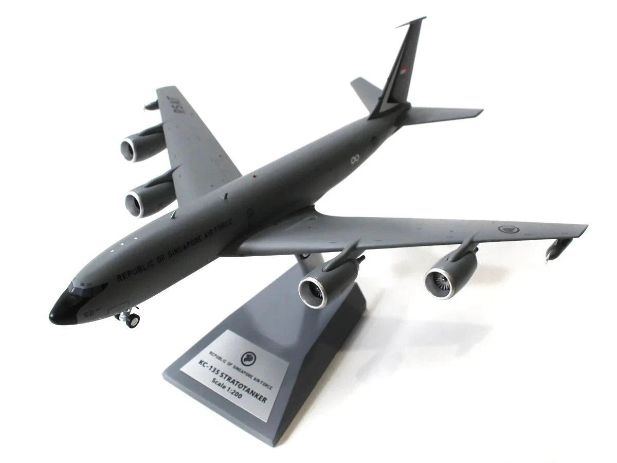 INFLIGHT 200 BOEING KC-135R STRATOTANKER SINGAPORE AIR FORCE REG: 752