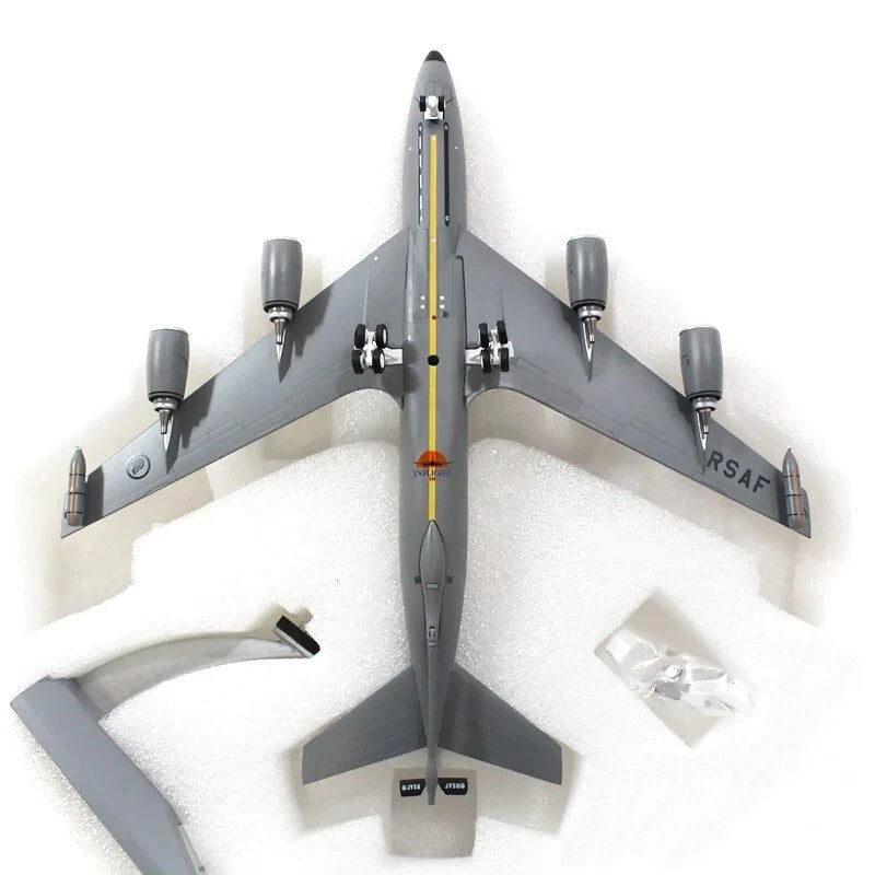 INFLIGHT 200 BOEING KC-135R STRATOTANKER SINGAPORE AIR FORCE REG: 752