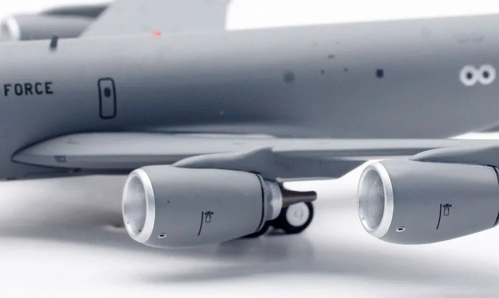 INFLIGHT 200 KC-135 STRATOTANKER SINGAPORE AIR FORCE REG: 753 WITH STAND