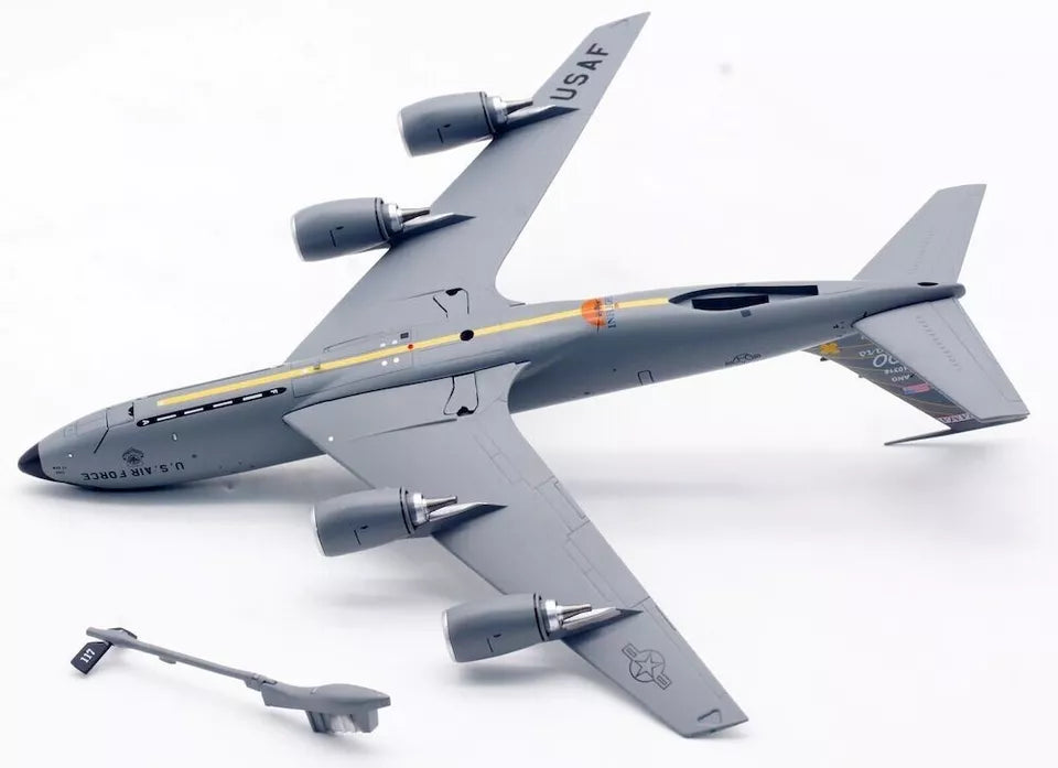 INFLIGHT 200 KC-135R STRATOTANKER USAF REG: 61-0318