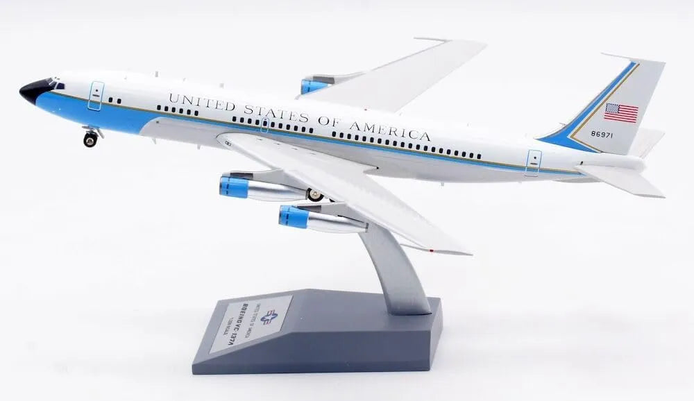 INFLIGHT 200 BOEING VC-137A (707-153A) USA AIR FORCE REG: 58-6971