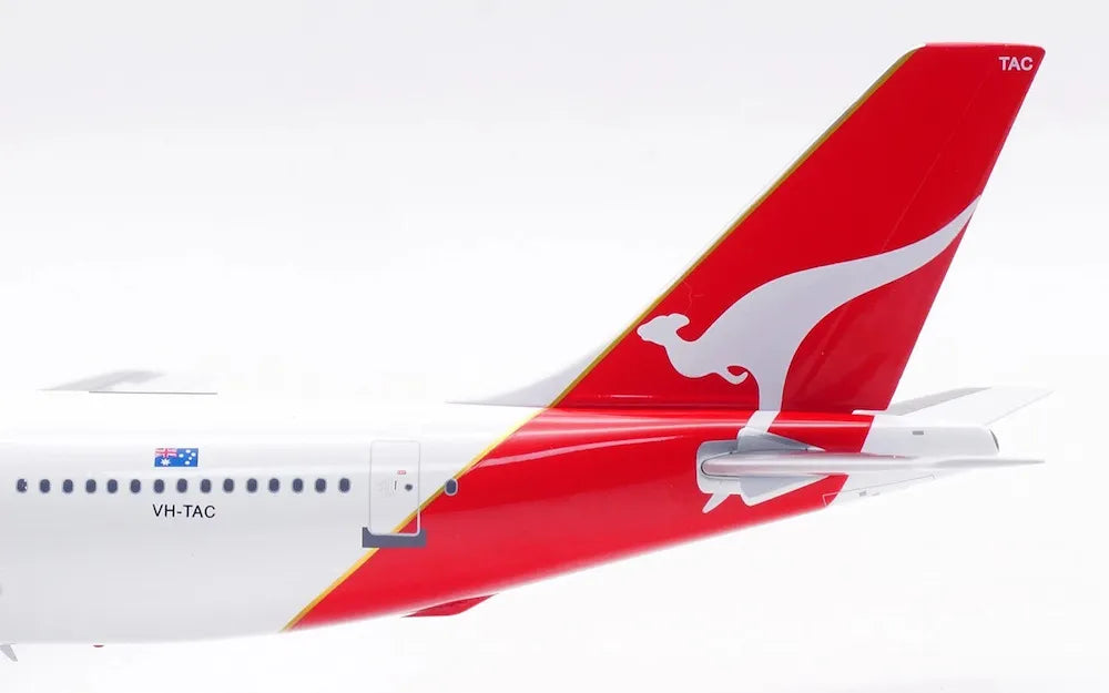 INFLIGHT 200 A300B4-203 QANTAS REG: VH-TAC