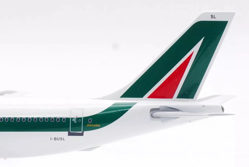 INFLIGHT 200 A300B4-203 ALITALIA REG: I-BUSL