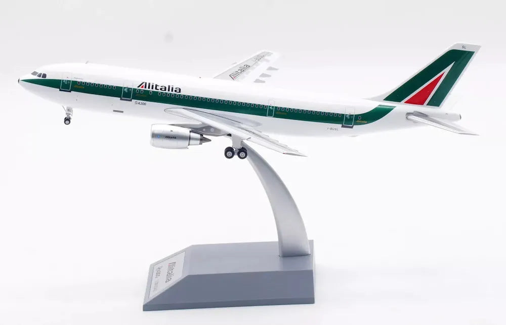 INFLIGHT 200 A300B4-203 ALITALIA REG: I-BUSL