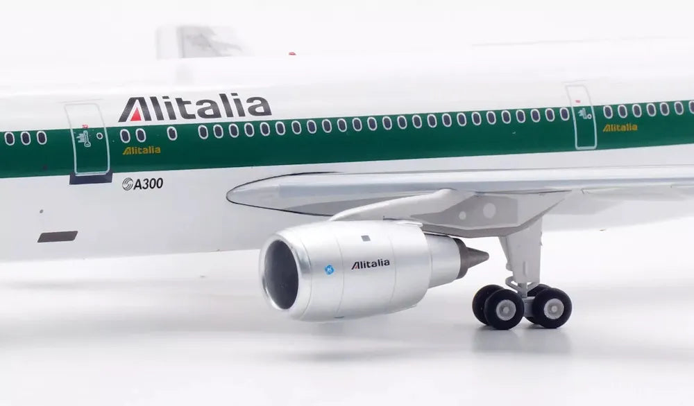 INFLIGHT 200 A300B4-203 ALITALIA REG: I-BUSL