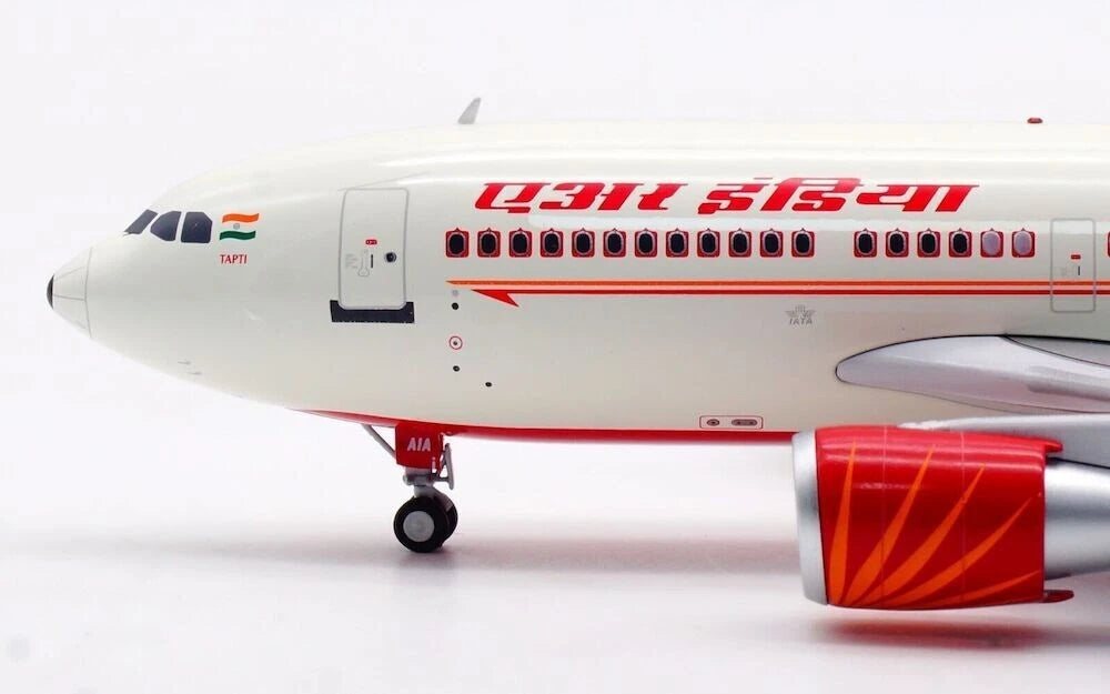 INFLIGHT 200 A310-324 AIR INDIA REG: VT-AIA