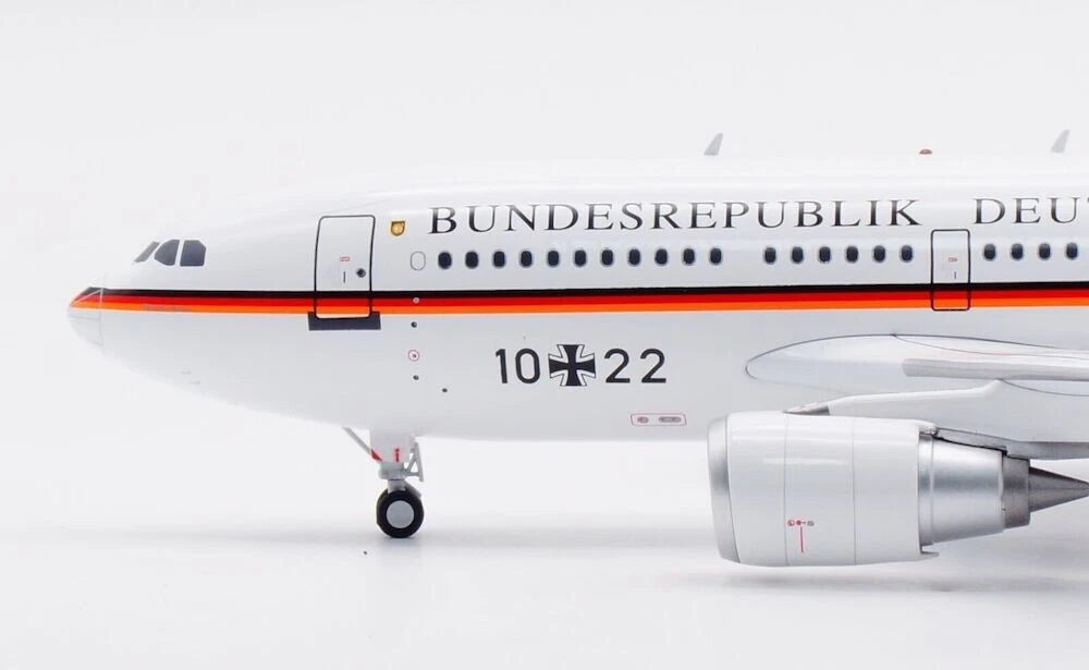 INFLIGHT 200 A310-304 LUFTWAFFE REG: 10+22