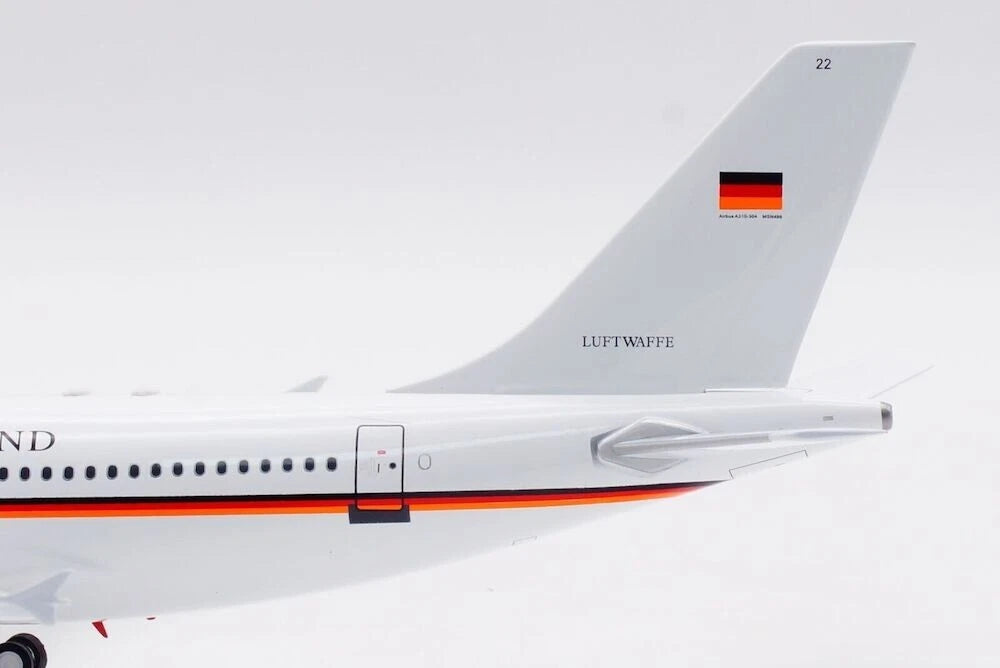 INFLIGHT 200 A310-304 LUFTWAFFE REG: 10+22