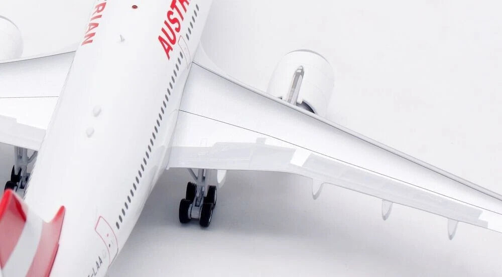 INFLIGHT 200 A310-324ET AUSTRIAN AIRLINES REG: OE-LAA