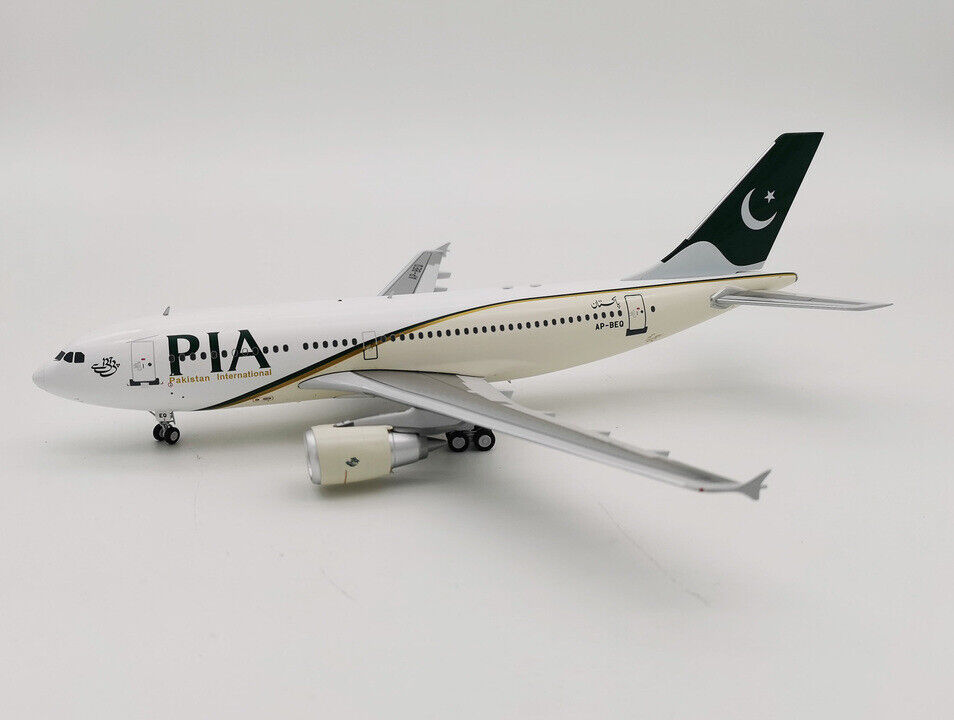 INFLIGHT 200 A310-308 PIA REG: AP-BEQ