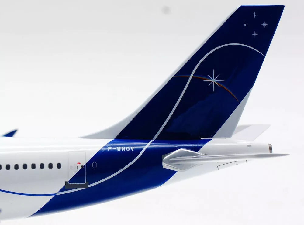 INFLIGHT 200 A310-304 NOVESPACE REG: F-WNOV