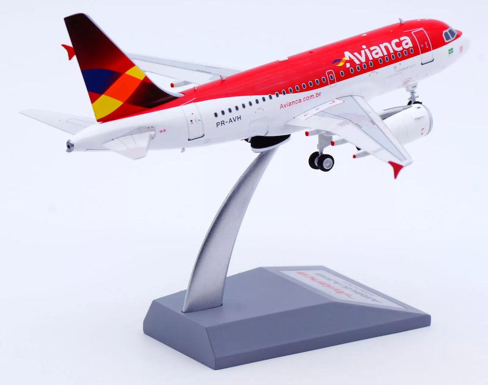 INFLIGHT 200 A318-121 AVIANCA BRASIL REG: PR-AVH
