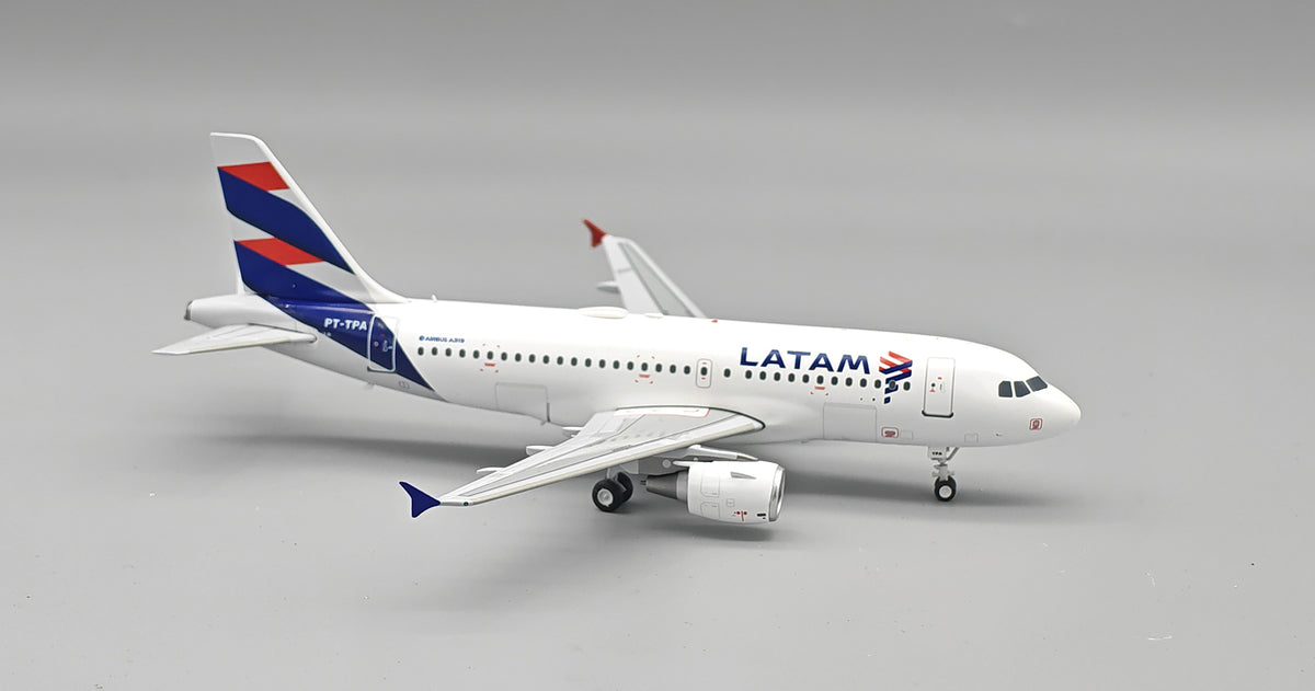 INFLIGHT 200 A319-111 LATAM AIRLINES BRASIL REG: PT-TPA