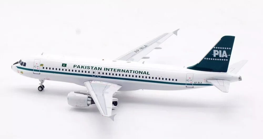 INFLIGHT 200 IA320-214 PAKISTAN INTERNATIONAL AIRLINES (PIA) REG: AP-BLA
