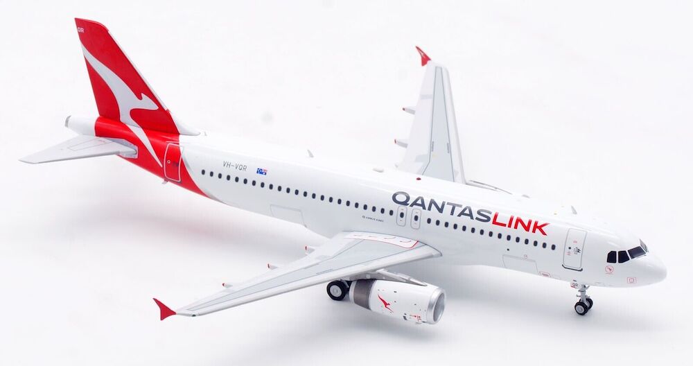 INFLIGHT 200 A320-232 QANTASLINK REG: VH-VQR